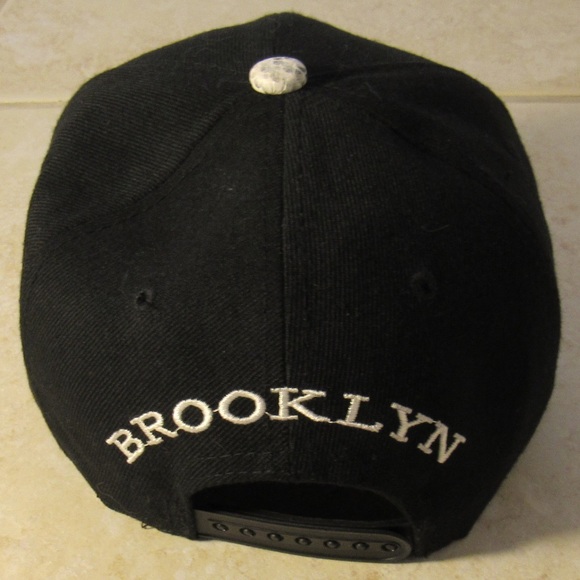 Snap Back - Picture 3 of 4